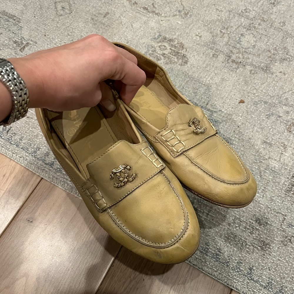 CHANEL Beige Loafers - Picture 2 of 11